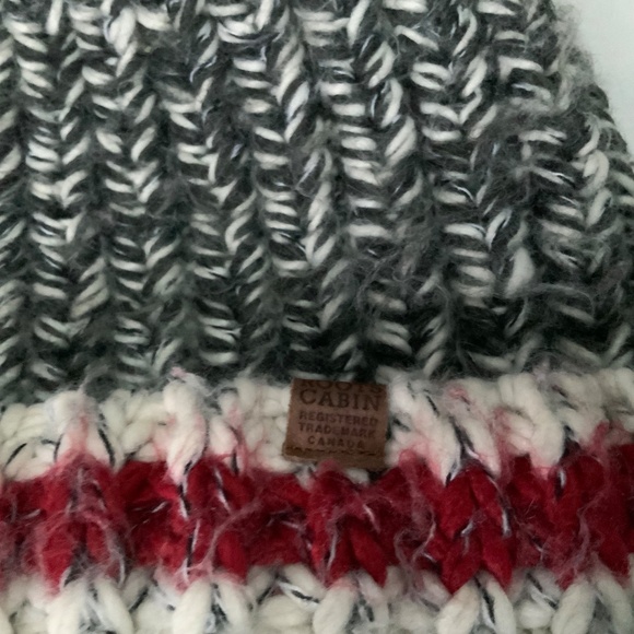 Roots Cabin Toque - Picture 2 of 5